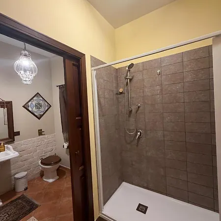 Inserra Deluxe Bed & Breakfast 4*